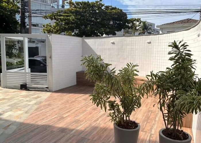 Apto Tombo Guarujá 2dorm 2 banh pé na areia com ar cond promoção
